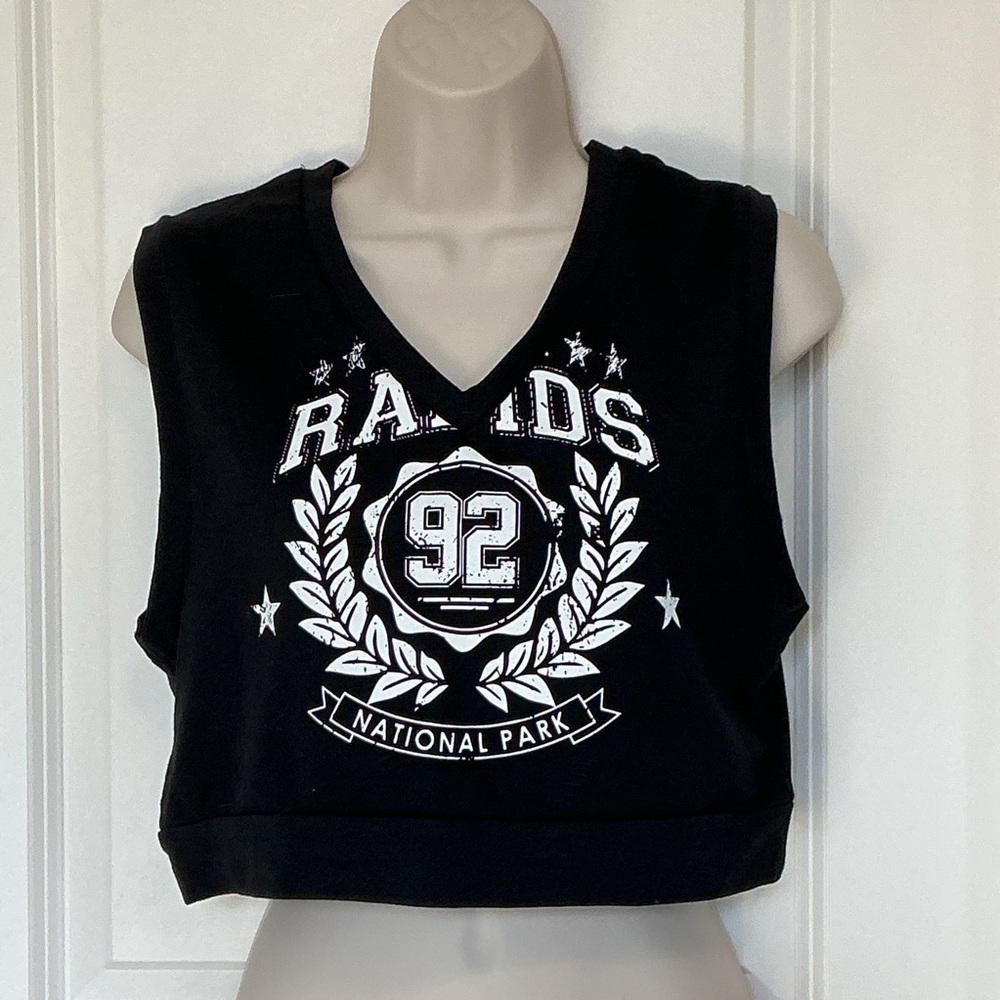 FB Sister Black Crop Top White Graphic Raids National Park V Neck Size Small